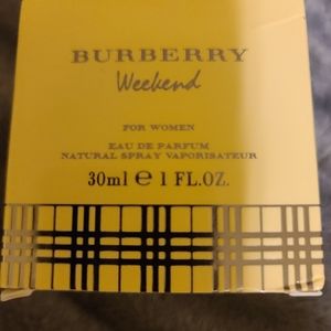 Burberry Weekend for Women Eau De Parfum 1.0 oz spray bottle NWT unopened sealed